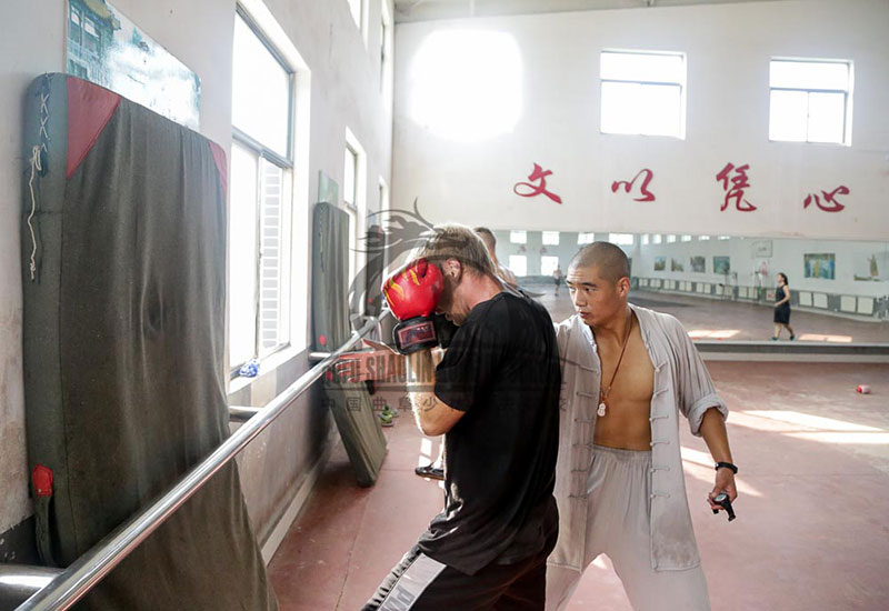 kickboxing Sanda master teaching china