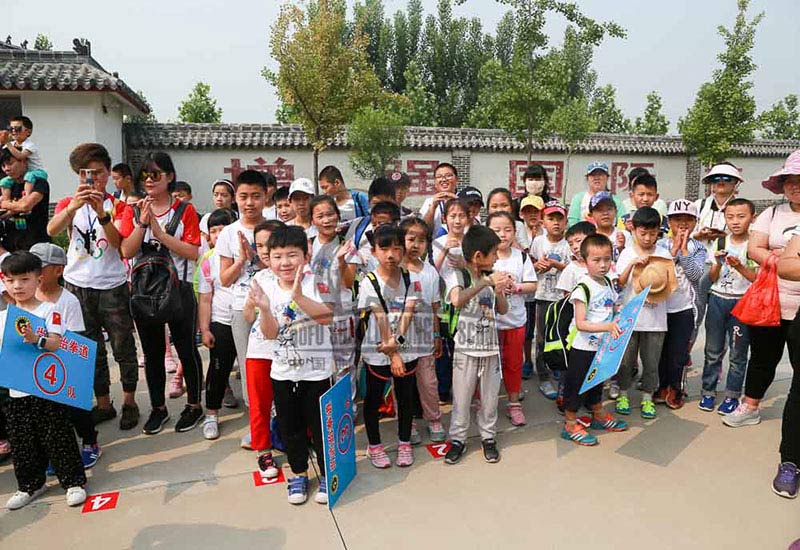 kids_visiting kung fu school 1