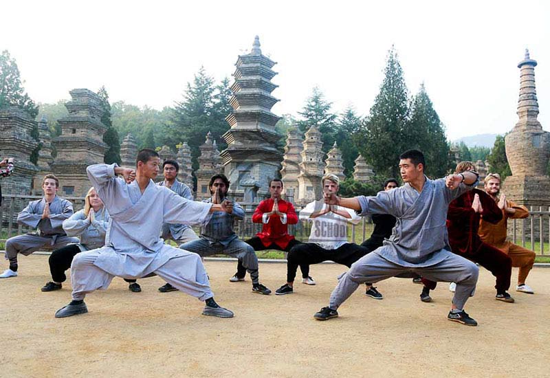 US Kung Fu Girl in Shaolin temple